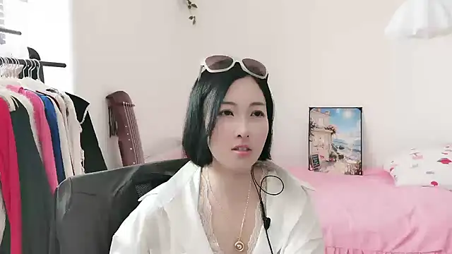 Rachel-6600 online show from May 22, 2026, 2:51 am