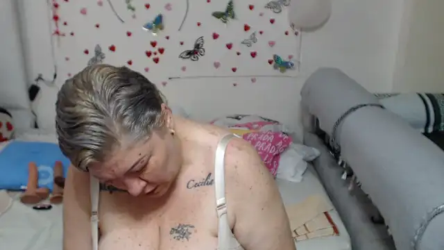 Snapshot of Olgahunder chatting on February 9, 2026, 2:54 pm Olgahunder online show from February 9, 2026, 2:54 pm