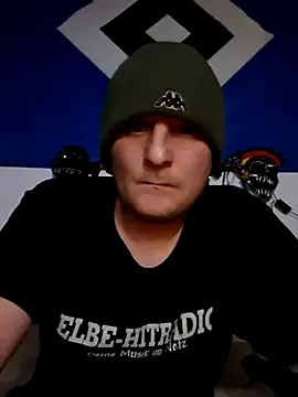 Atze202518 online show from November 28, 2025, 2:25 am