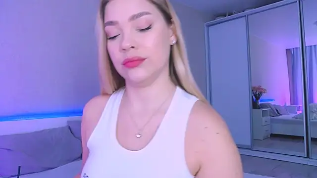 DIANAxxxDIAMOND online show from October 10, 2025, 7:51 am