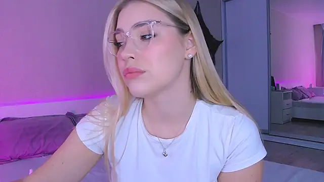 DIANAxxxDIAMOND online show from October 29, 2025, 10:06 am