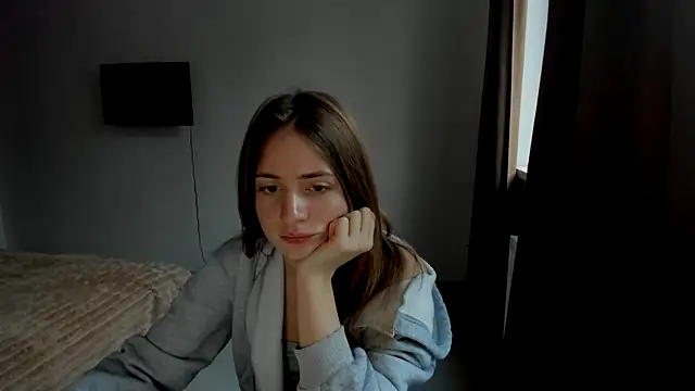 Snapshot of LilyHaart chatting on October 22, 2025, 4:35 am LilyHaart online show from October 22, 2025, 4:35 am