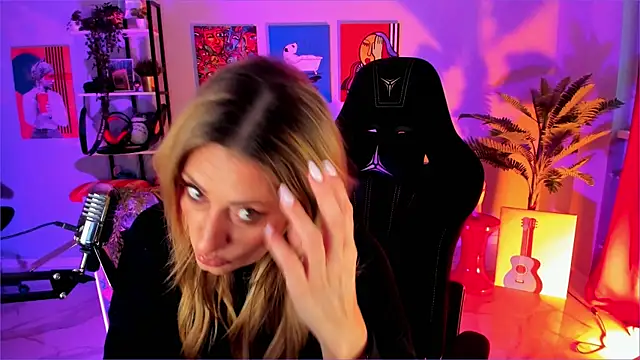 SarahAlluring online show from December 20, 2025, 11:28 am