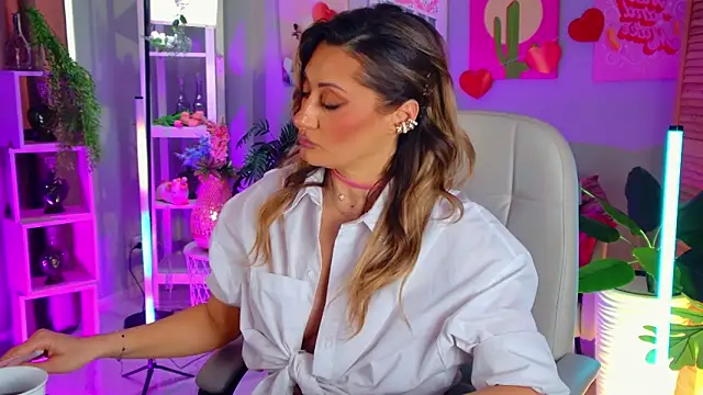 SarahAlluring online show from March 30, 2026, 11:55 am