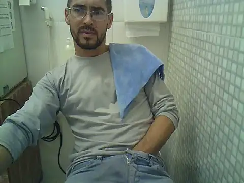 pdasgyn online show from September 18, 2025, 4:53 pm