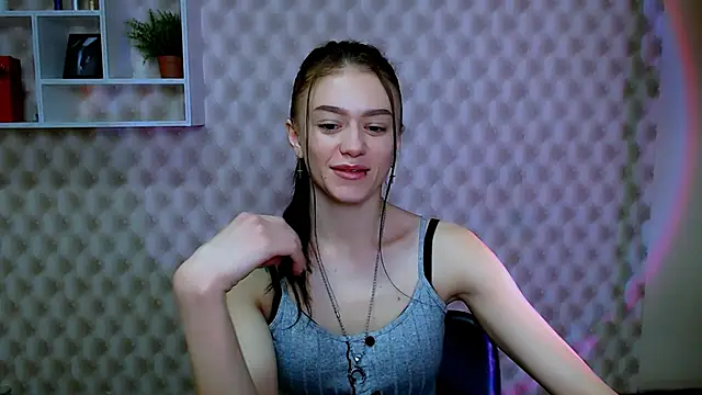 LanaTey online show from February 7, 2026, 2:32 pm