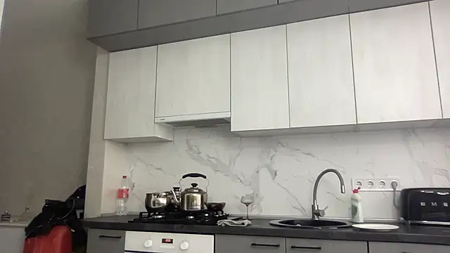 Snapshot of AngelinaMeov chatting on March 13, 2025, 1:50 pm AngelinaMeov online show from March 13, 2025, 1:50 pm