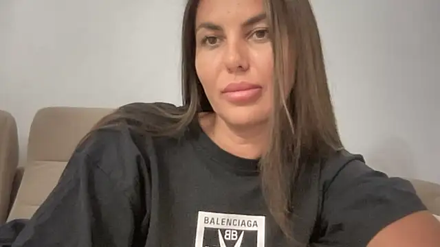 Snapshot of AngelinaMeov chatting on September 8, 2025, 5:45 pm AngelinaMeov online show from September 8, 2025, 5:45 pm