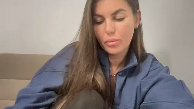 Snapshot of AngelinaMeov chatting on September 28, 2025, 7:41 pm AngelinaMeov online show from September 28, 2025, 7:41 pm