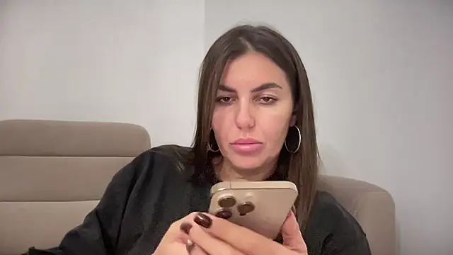 Snapshot of AngelinaMeov chatting on October 21, 2025, 5:13 pm AngelinaMeov online show from October 21, 2025, 5:13 pm