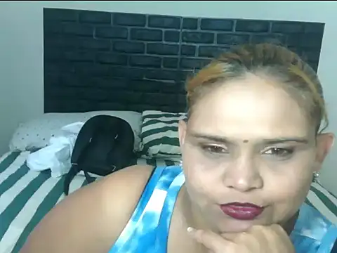 clover cams1874 online show from February 4, 2026, 7:03 am