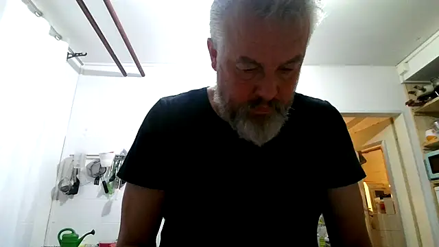 Snapshot of Berg_Boy chatting on February 20, 2026, 6:26 am Berg Boy online show from February 20, 2026, 6:26 am