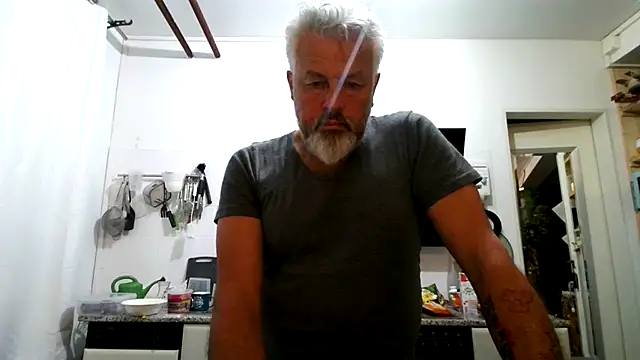 Berg Boy online show from March 17, 2026, 9:07 pm