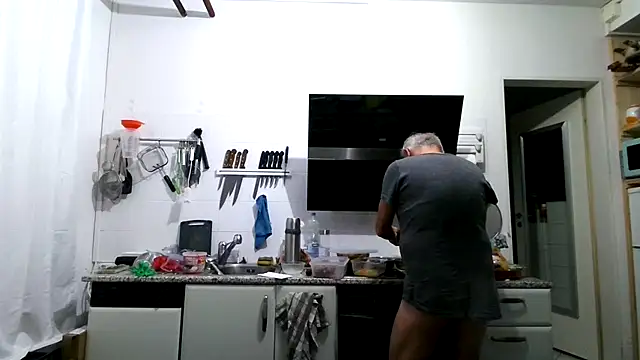 Berg Boy online show from March 26, 2026, 4:40 am