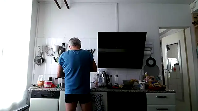 Berg Boy online show from March 29, 2026, 6:46 am