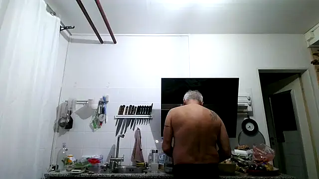 Berg Boy online show from April 9, 2026, 3:39 am