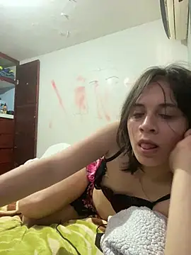 corvineShine16 online show from March 18, 2025, 5:42 pm