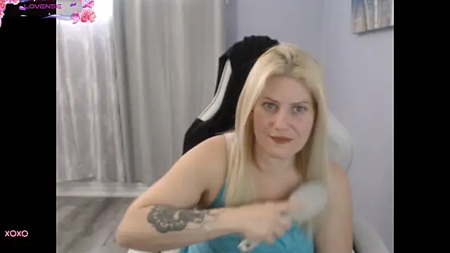 Snapshot of BellaStar84 chatting on September 18, 2025, 12:29 pm BellaStar84 online show from September 18, 2025, 12:29 pm