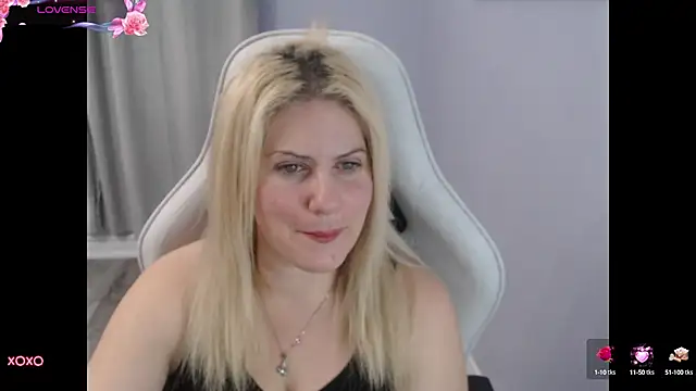 Snapshot of BellaStar84 chatting on October 7, 2025, 12:35 pm BellaStar84 online show from October 7, 2025, 12:35 pm