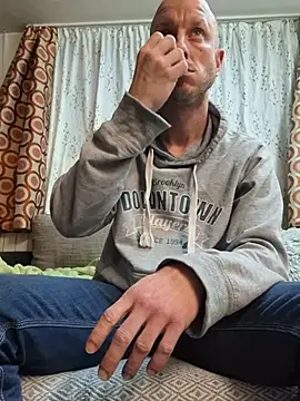 svenpfeifer online show from December 20, 2025, 2:35 pm