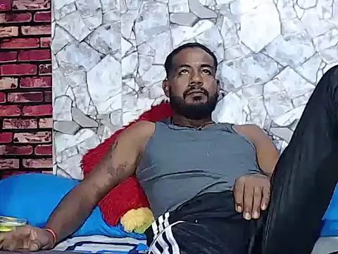 BladeFoxxx1 online show from February 19, 2026, 3:57 am