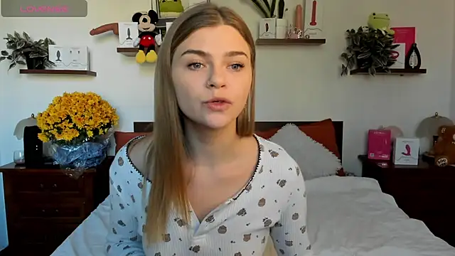 HaleyReedme online show from November 4, 2025, 8:02 am