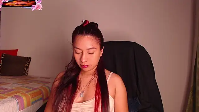 yes0225 online show from October 13, 2025, 3:23 pm