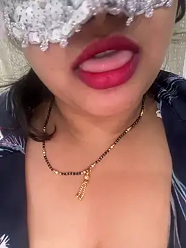 Catchybusty online show from June 12, 2026, 5:12 pm