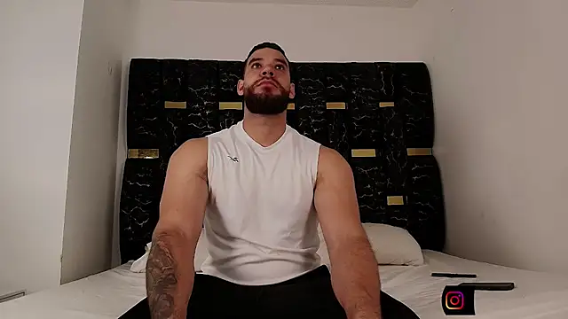 Snapshot of chris_blake__ chatting on October 4, 2025, 7:12 pm chris blake   online show from October 4, 2025, 7:12 pm