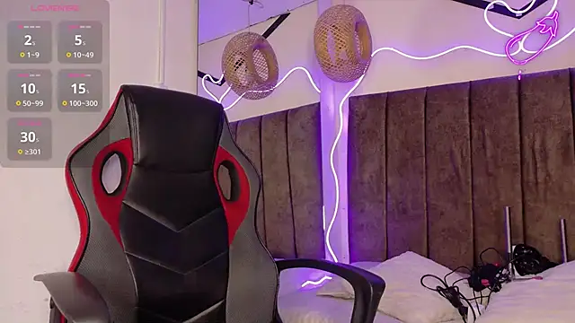 natasha  black online show from October 28, 2025, 7:38 pm