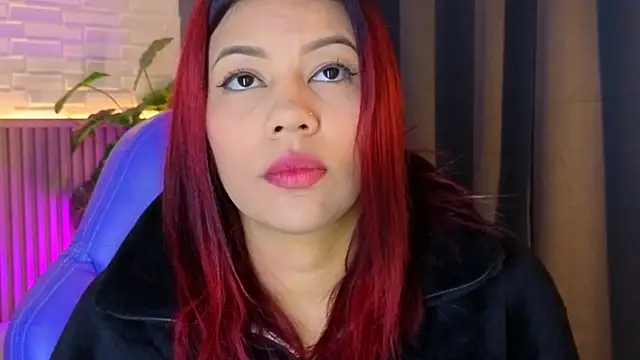 TiffanyWalk online show from November 21, 2025, 11:09 am