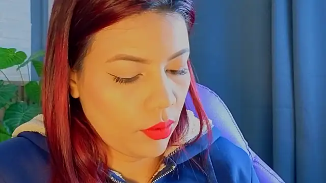 TiffanyWalk online show from February 25, 2026, 12:37 pm