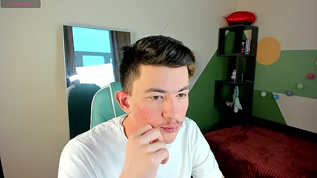 Snapshot of Danny__Magic chatting on March 14, 2025, 2:30 pm Danny Magic online show from March 14, 2025, 2:30 pm