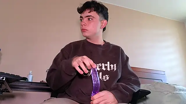 lukeboyce33 online show from September 16, 2025, 1:56 pm