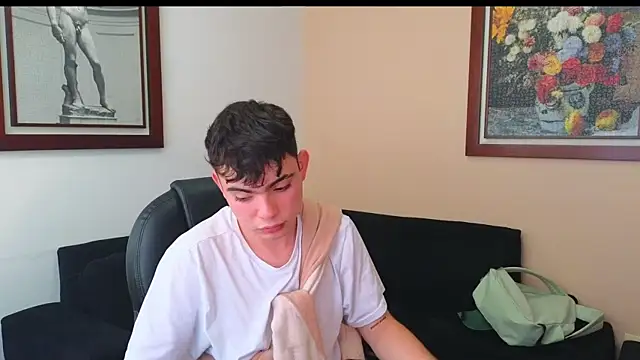 lukeboyce33 online show from September 24, 2025, 9:40 pm