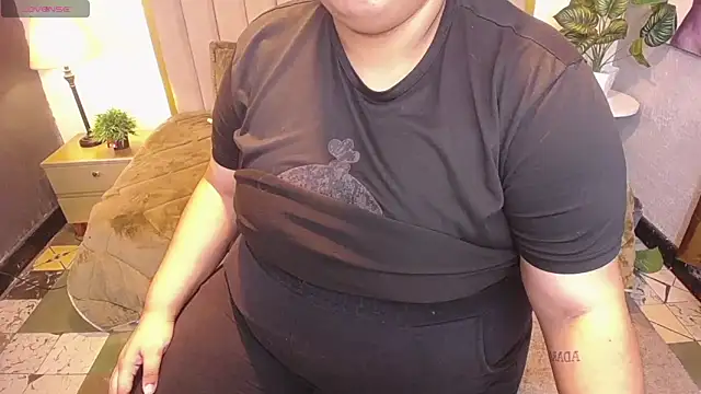 Snapshot of ailyn_maury chatting on April 11, 2026, 1:37 pm ailyn maury online show from April 11, 2026, 1:37 pm