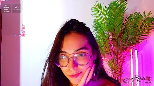 Snapshot of Emmi_Roberts chatting on February 4, 2026, 3:23 am Emmi Roberts online show from February 4, 2026, 3:23 am