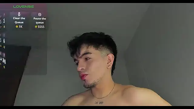 cmzo  online show from December 5, 2025, 2:20 am