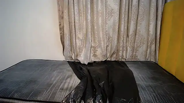 blackrose001 online show from January 18, 2026, 11:19 pm