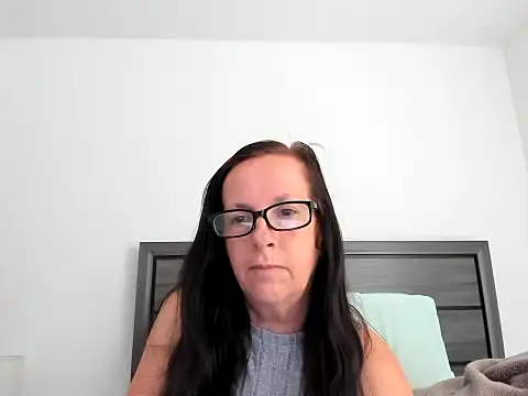 peachgoddess online show from April 15, 2026, 2:35 pm