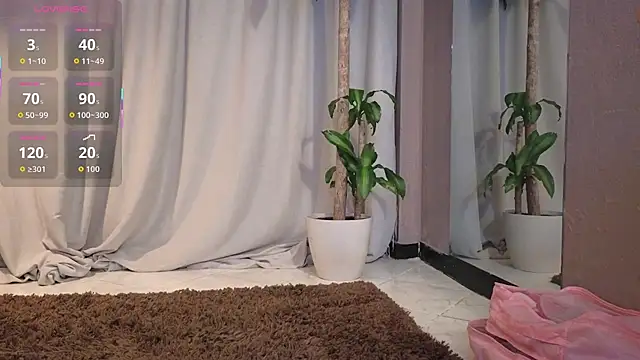 Snapshot of YuliethPetite chatting on February 11, 2026, 11:26 am YuliethPetite online show from February 11, 2026, 11:26 am