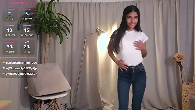 Snapshot of YuliethPetite chatting on February 25, 2026, 11:09 am YuliethPetite online show from February 25, 2026, 11:09 am