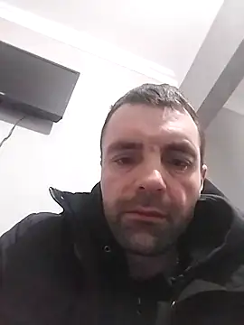 Snapshot of MaksDzubaV chatting on February 25, 2026, 11:36 pm MaksDzubaV online show from February 25, 2026, 11:36 pm