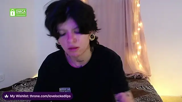 lovelockedlips online show from March 1, 2026, 10:34 pm