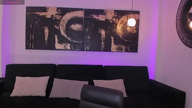 CandaseRussell online show from February 4, 2026, 8:47 pm