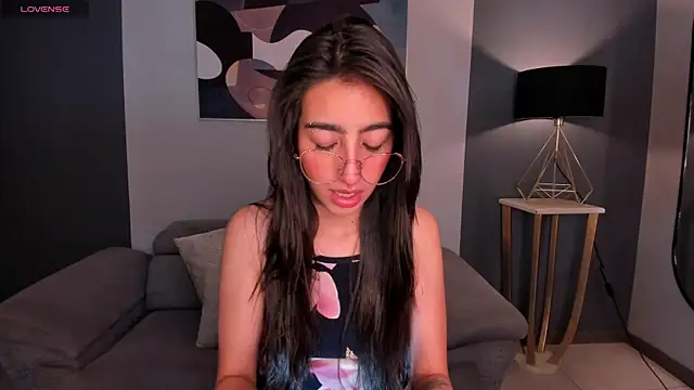 LarisaSmirnov online show from September 13, 2025, 8:41 pm