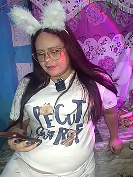 Snapshot of Trilyn25 chatting on October 31, 2025, 2:56 am Trilyn25 online show from October 31, 2025, 2:56 am