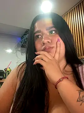 Vaiolet 2222 online show from September 13, 2025, 5:51 am