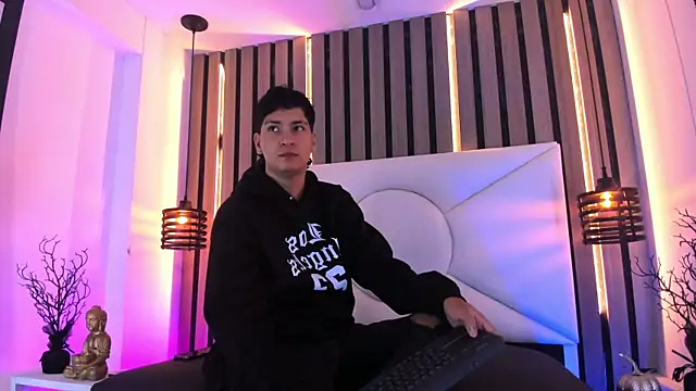 Jhojan twink online show from October 30, 2025, 12:17 pm