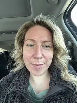 Snapshot of LittleMsMILF chatting on February 26, 2026, 3:44 pm LittleMsMILF online show from February 26, 2026, 3:44 pm